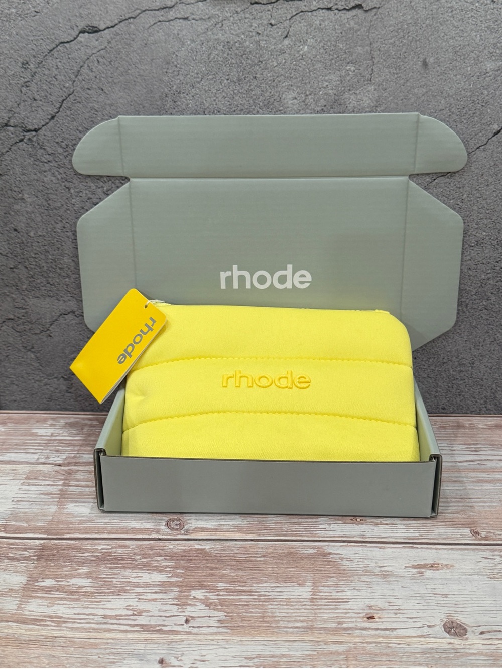 Rhode Lemontini 🍋 make up pouch brand new - Picture 2 of 6